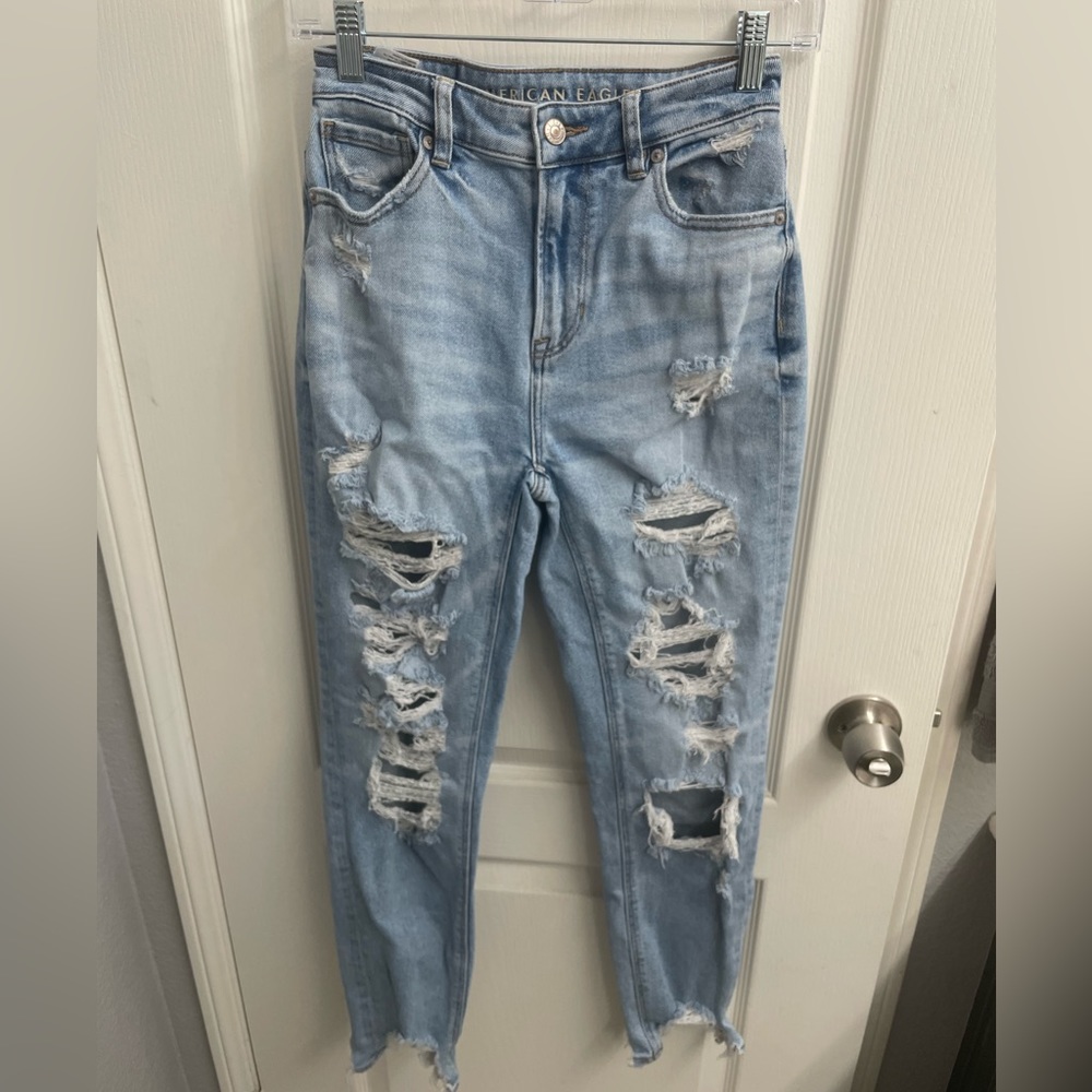 Blue Denim Ripped American Eagle ripped Mom Jean